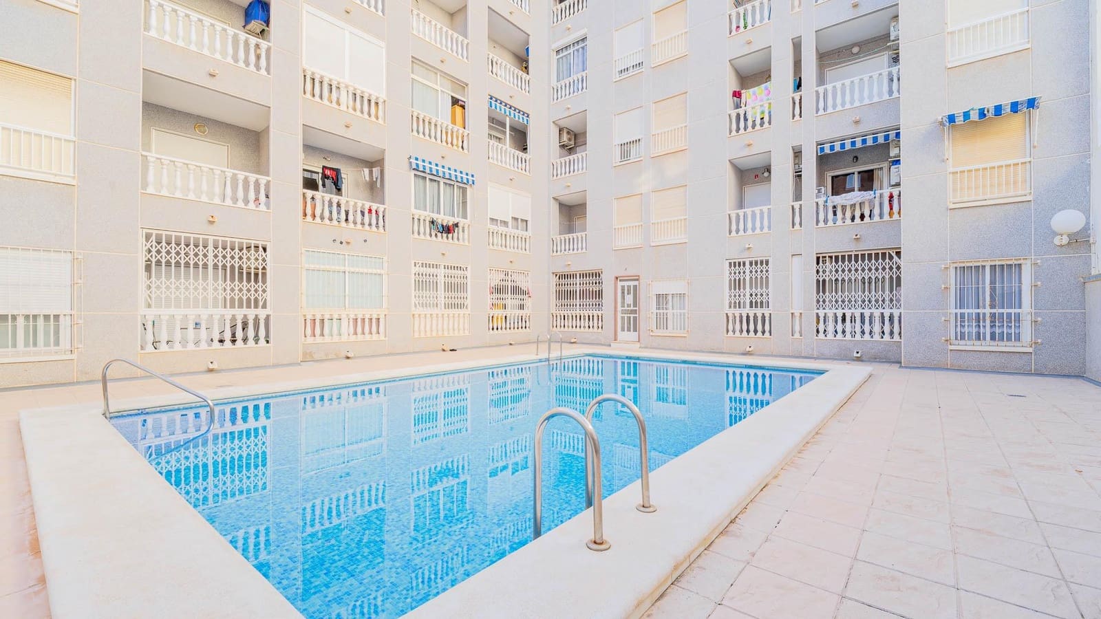 2 chambre Appartement à vendre à Torrevieja avec piscine garage - 134 500 € (Ref: 9561942)