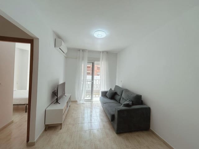 2 chambre Appartement à vendre à Centro, Torrevieja avec piscine garage - 134 500 € (Ref: 9561942)