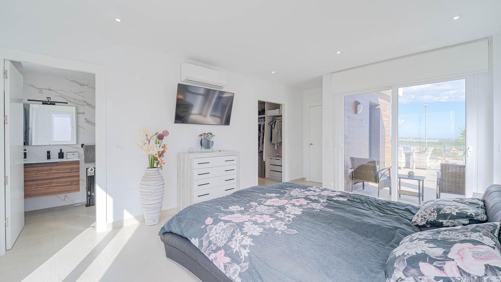 3 bedroom Villa for sale in Orihuela with pool - € 514,999 (Ref: 9591416)