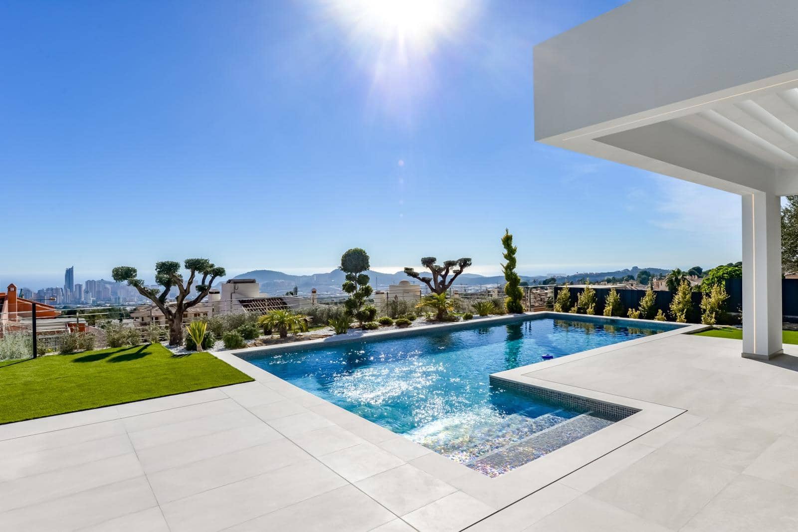 8 bedroom Villa for sale in Finestrat with pool garage - € 4,450,000 (Ref: 9615876)