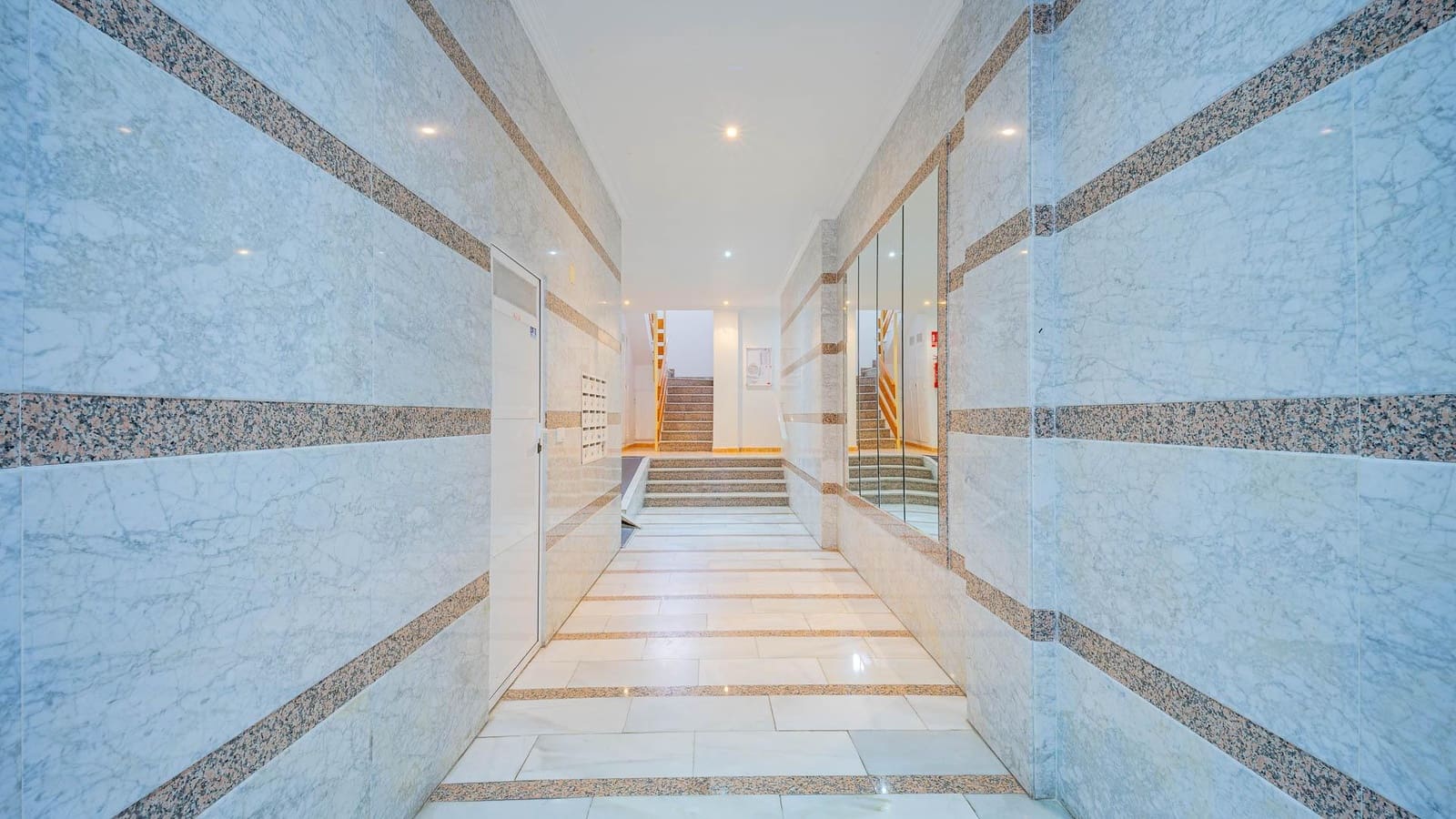 2 soverom Penthouse til salgs i Torrevieja - € 139 999 (Ref: 9627697)