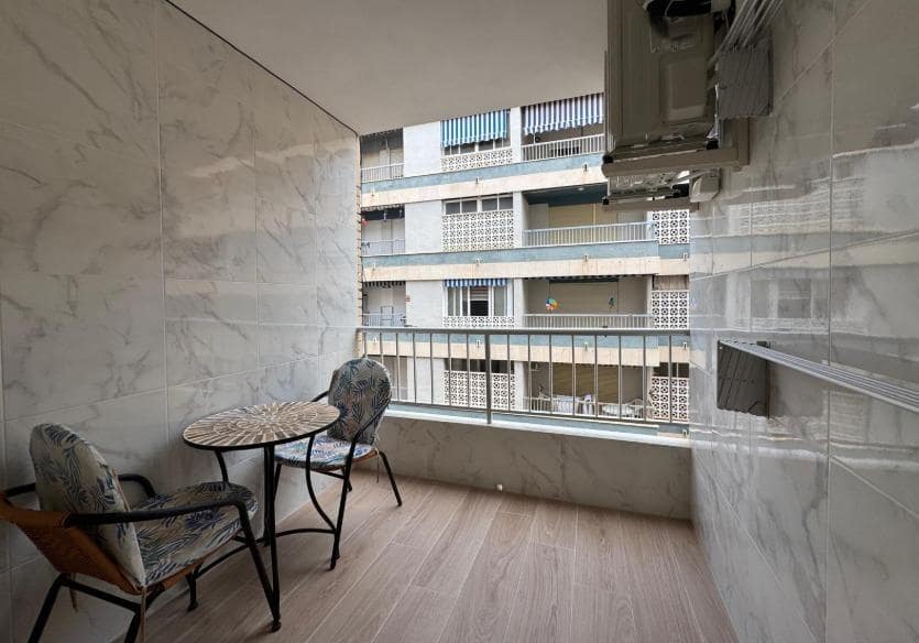 Apartamento de 3 habitaciones en Torrevieja en venta - 244.999 € (Ref: 9627698)