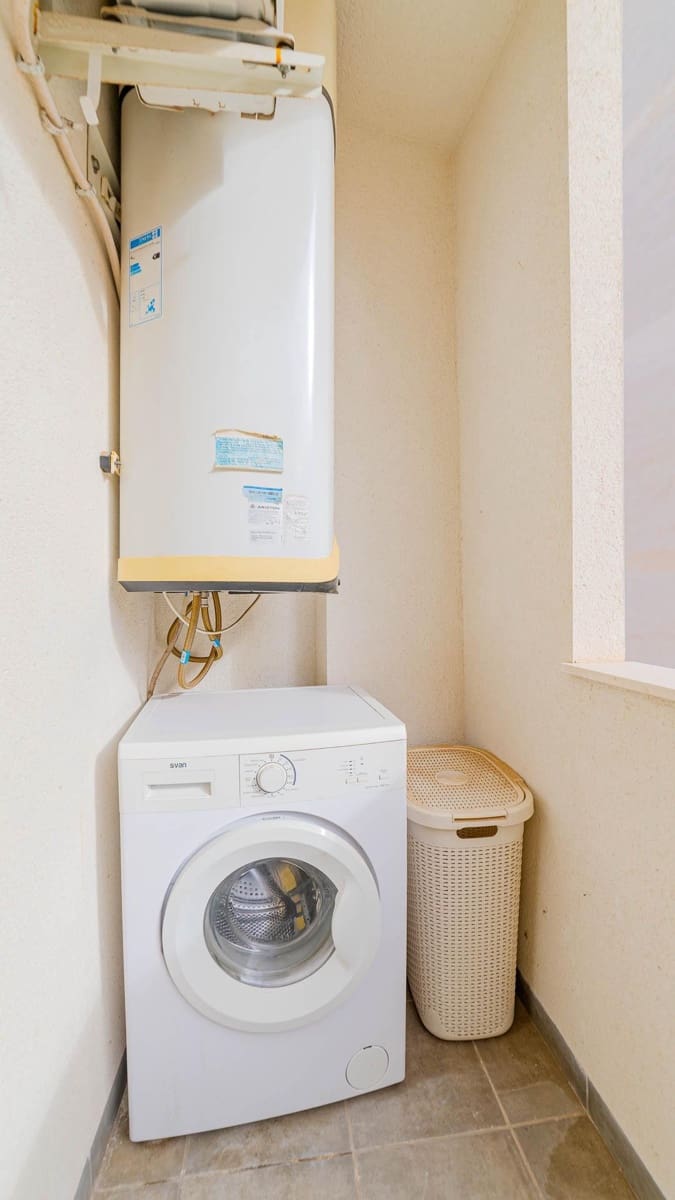 Studio for sale in Torrevieja with pool - € 109,999 (Ref: 9677587)