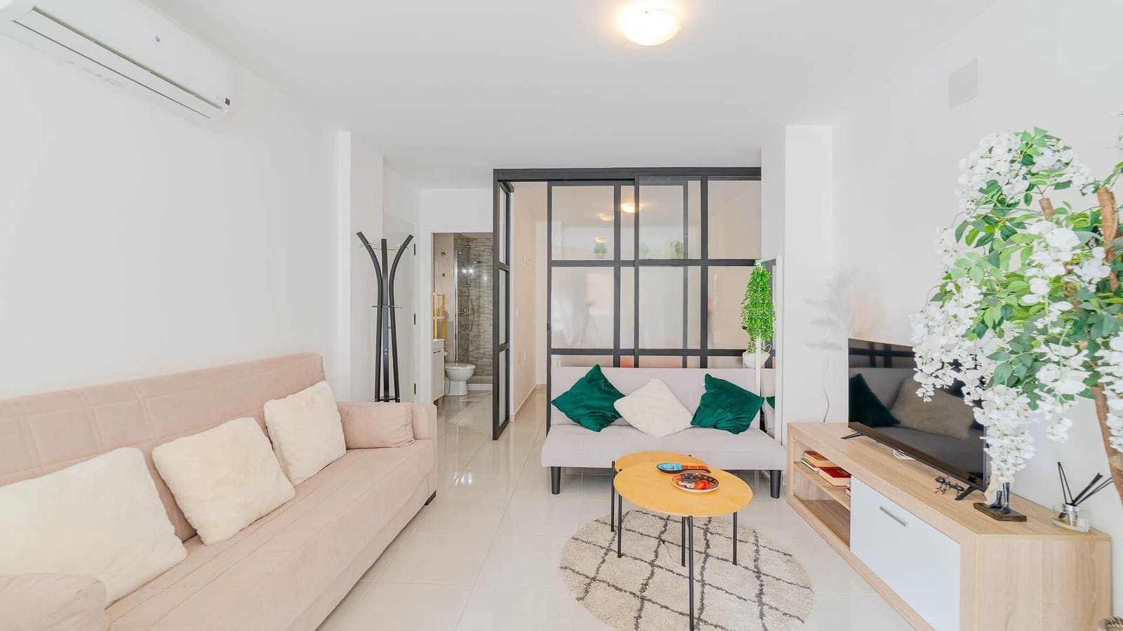 Studio for sale in Torrevieja with pool - € 109,999 (Ref: 9677587)