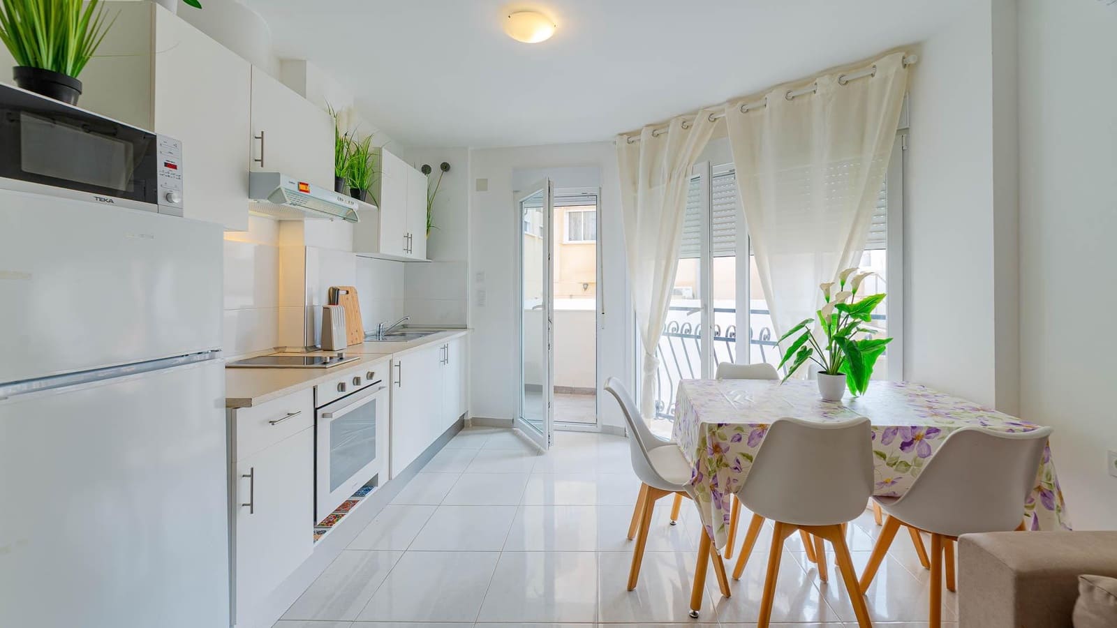 Studio for sale in Torrevieja with pool - € 109,999 (Ref: 9677587)