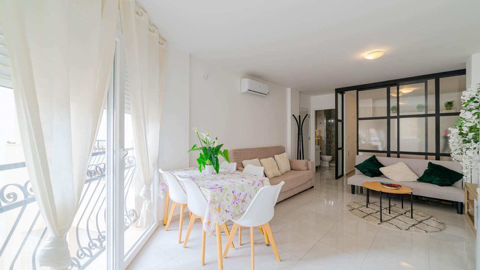 Studio for sale in Torrevieja with pool - € 109,999 (Ref: 9677587)