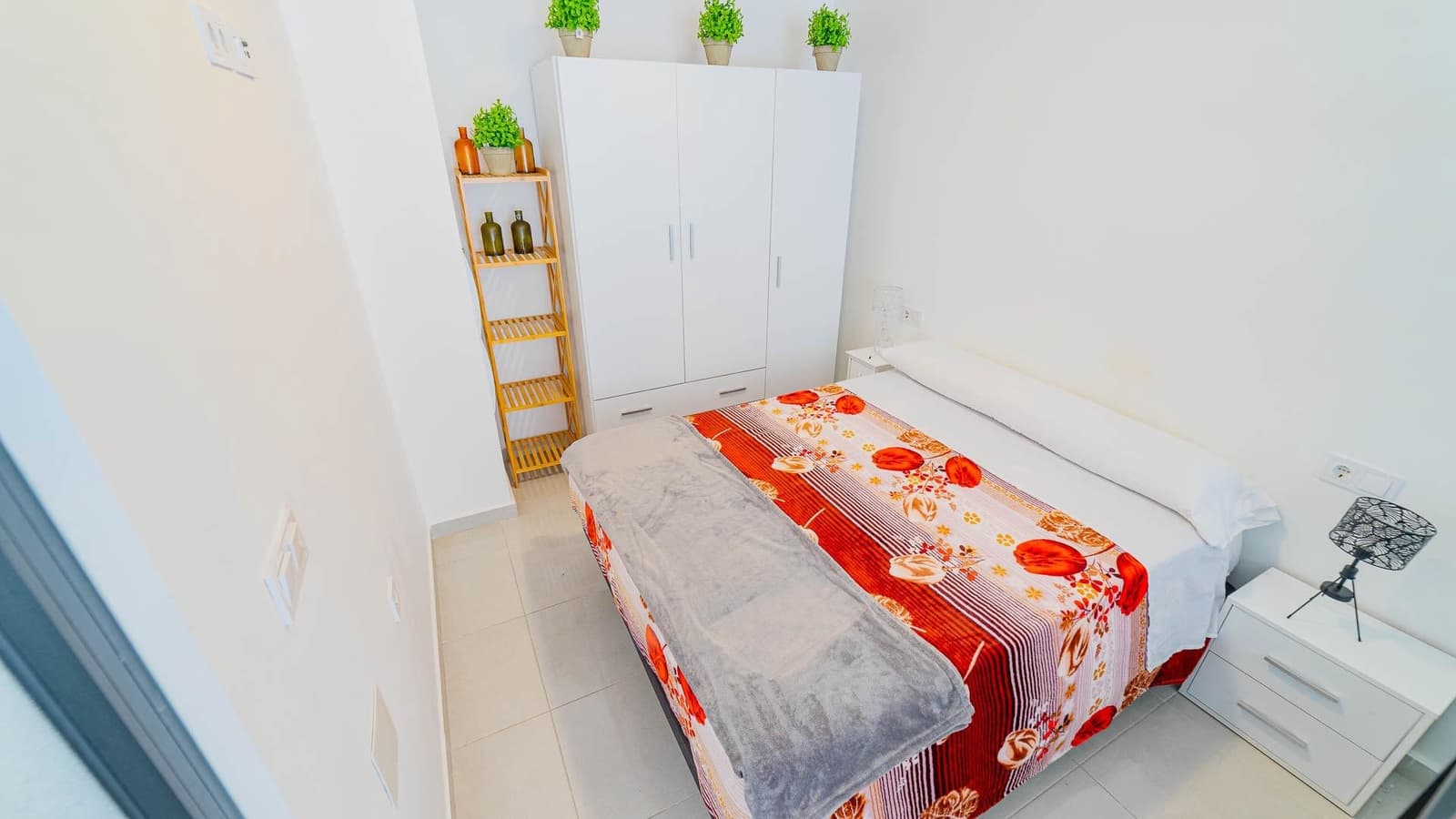 Studio for sale in Torrevieja with pool - € 109,999 (Ref: 9677587)