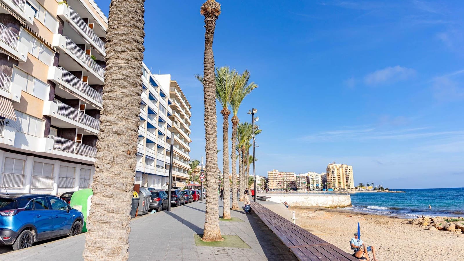 Studio for sale in Torrevieja with pool - € 109,999 (Ref: 9677587)