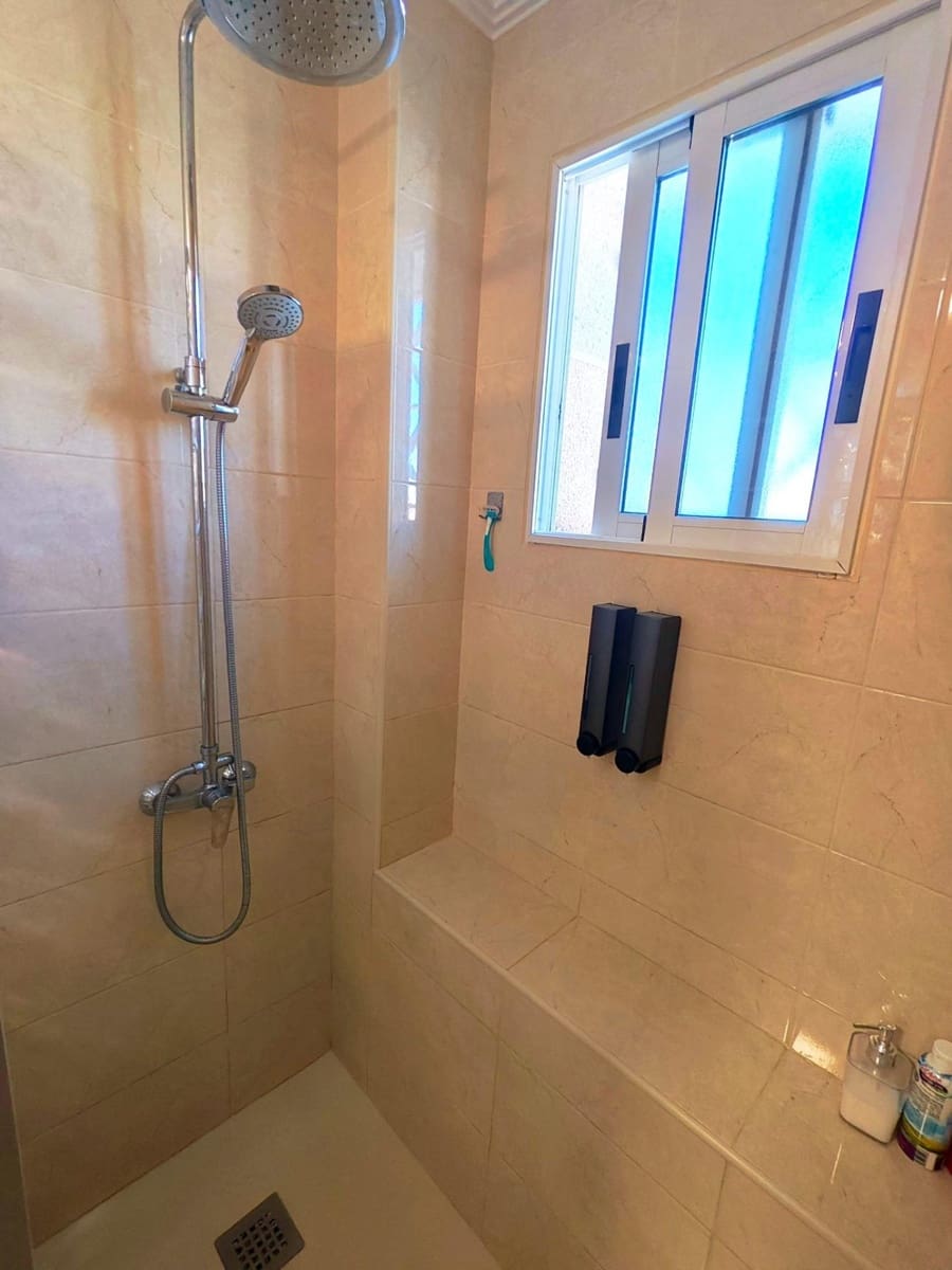 2 quarto Apartamento para venda em Torrevieja com piscina - 185 000 € (Ref: 9686560)