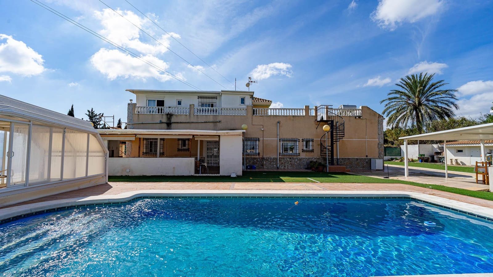 Chalet de 8 habitaciones en Rojales en venta con piscina - 425.000 € (Ref: 9695465)