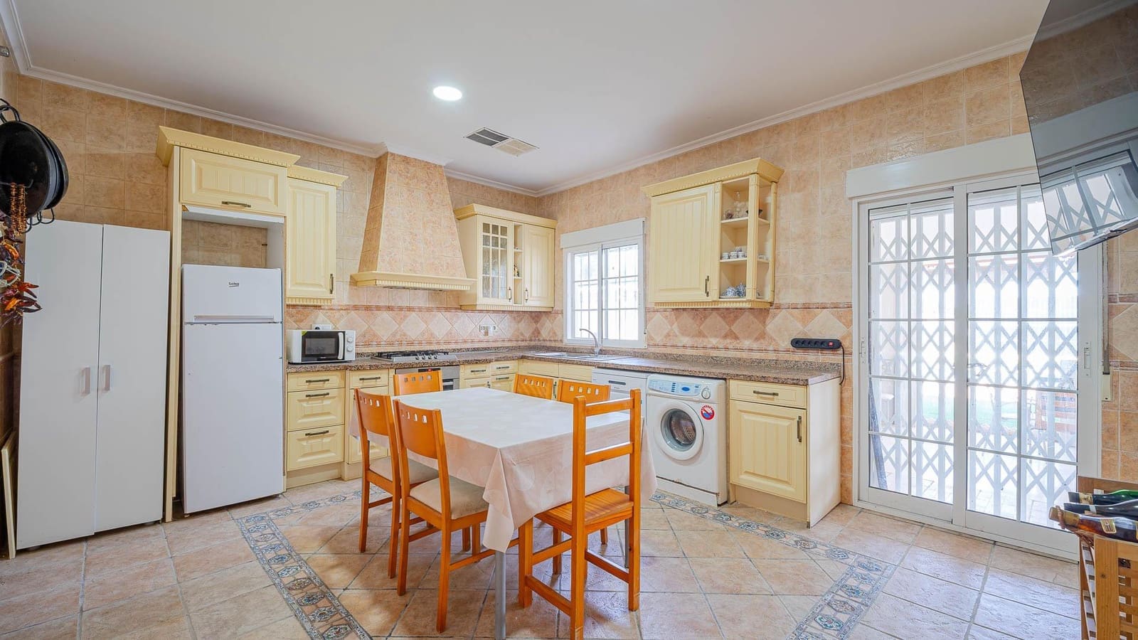 Chalet de 8 habitaciones en Rojales en venta con piscina - 425.000 € (Ref: 9695465)