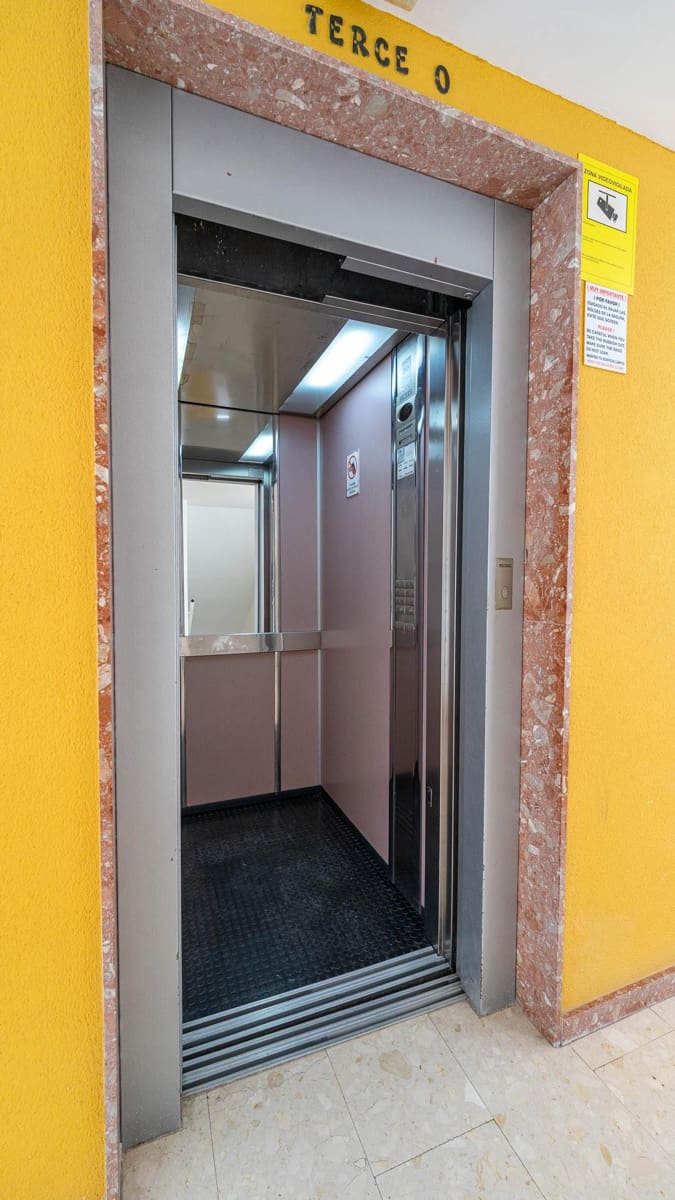 2 bedroom Apartment for sale in Torrevieja with pool - € 134,999 (Ref: 9695467)