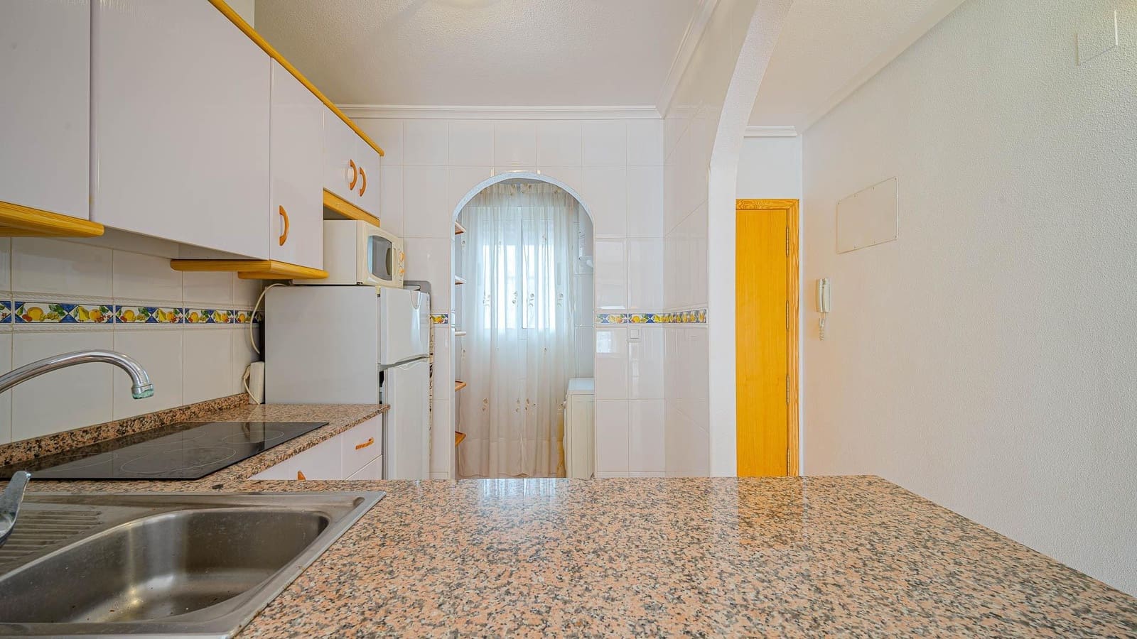 2 bedroom Apartment for sale in Torrevieja with pool - € 134,999 (Ref: 9695467)