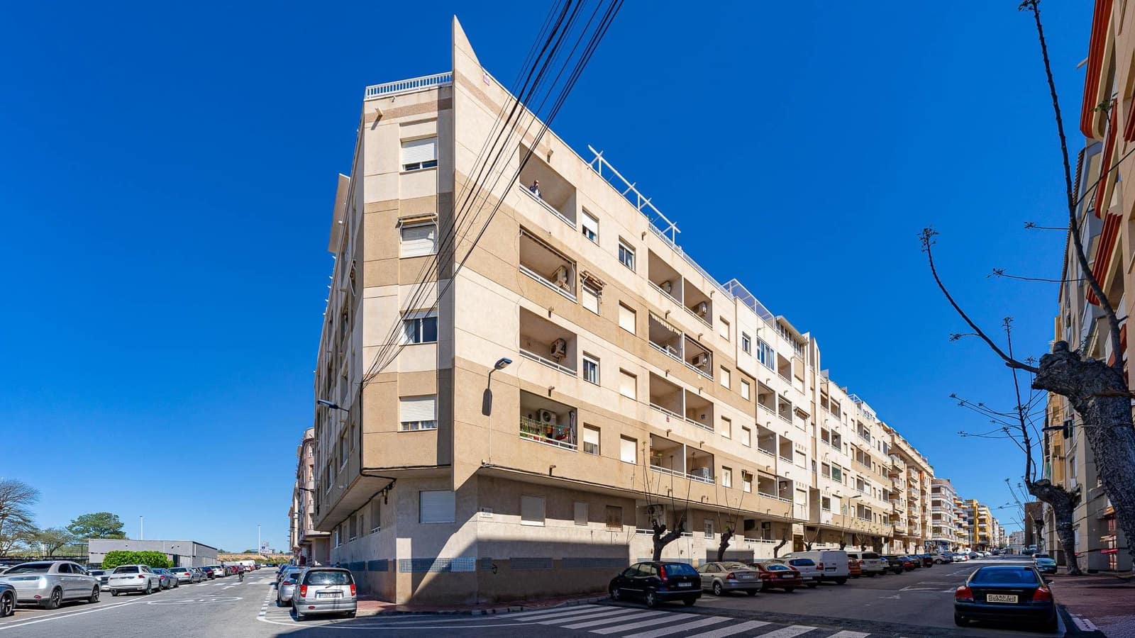 2 bedroom Apartment for sale in Torrevieja with pool - € 134,999 (Ref: 9695467)