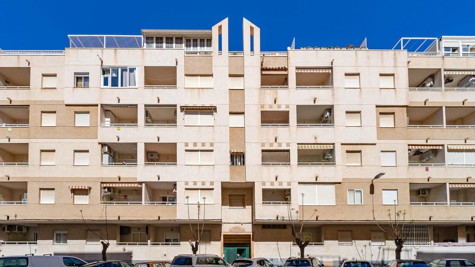 2 bedroom Apartment for sale in Torrevieja with pool - € 134,999 (Ref: 9695467)