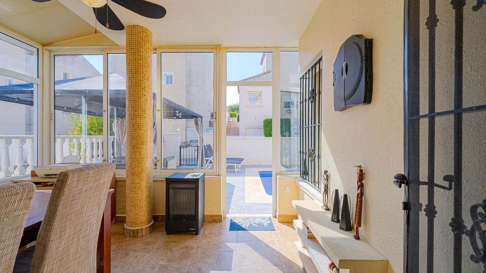 3 bedroom Apartment for sale in San Miguel de Salinas with pool - € 239,999 (Ref: 9715025)