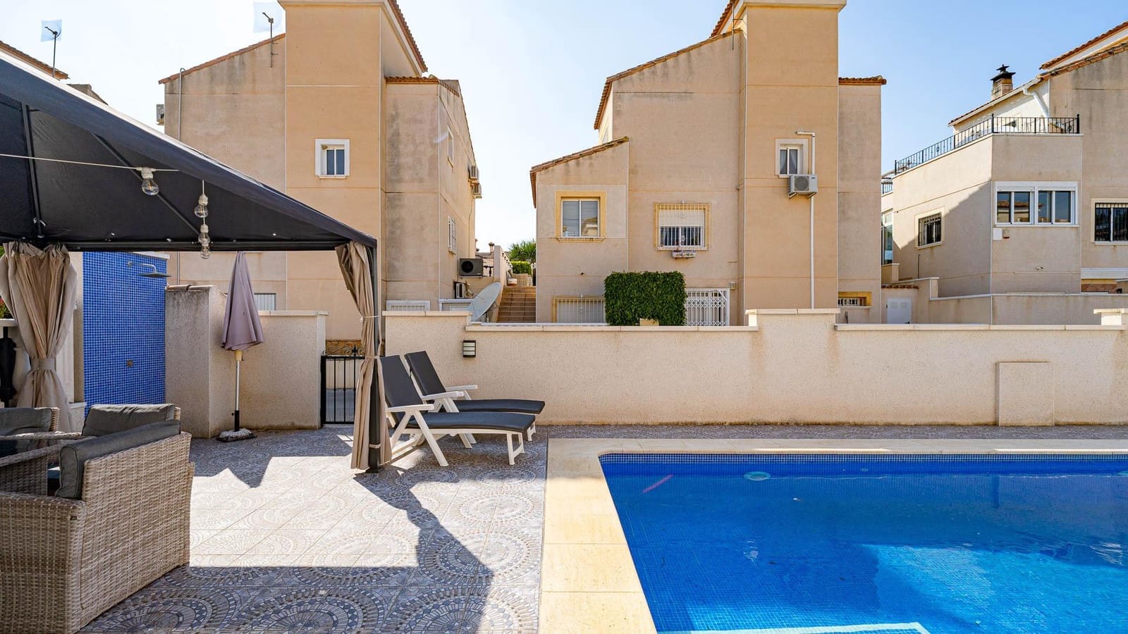 3 bedroom Apartment for sale in San Miguel de Salinas with pool - € 239,999 (Ref: 9715025)