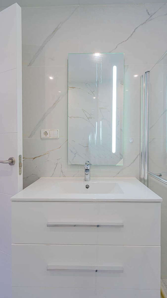 Bungalow à vendre à Torrevieja avec piscine - 94 999 € (Ref: 9721810)