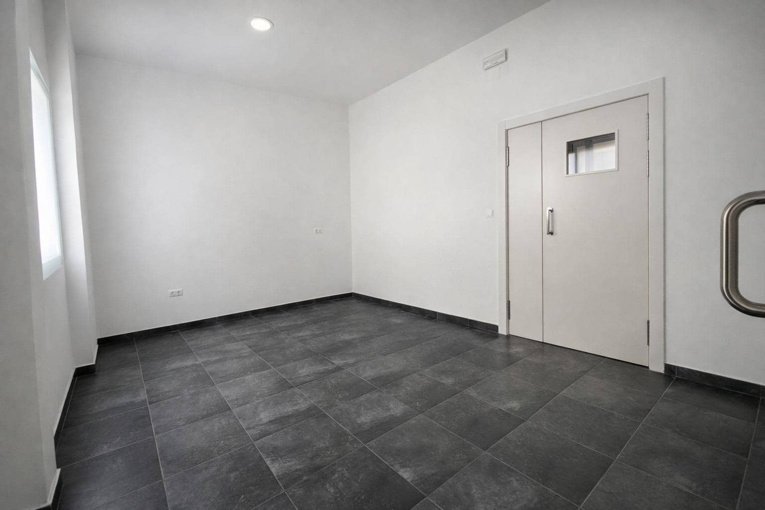 5 bedroom Commercial for sale in Alfaz del Pi / L'Alfas del Pi - € 350,000 (Ref: 9729345)