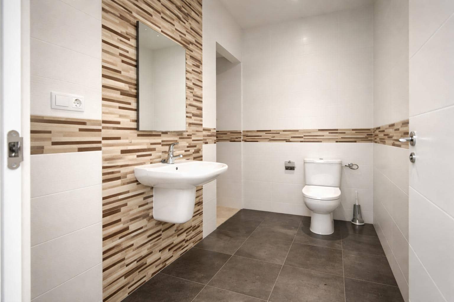 5 bedroom Commercial for sale in Alfaz del Pi / L'Alfas del Pi - € 350,000 (Ref: 9729345)