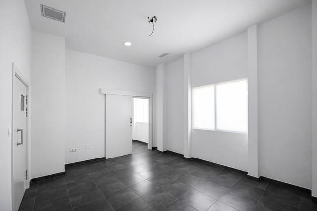 5 soveværelse Erhverv til salg i Albir, Alfaz del Pi / L'Alfàs del Pi - € 350.000 (Ref: 9729345)