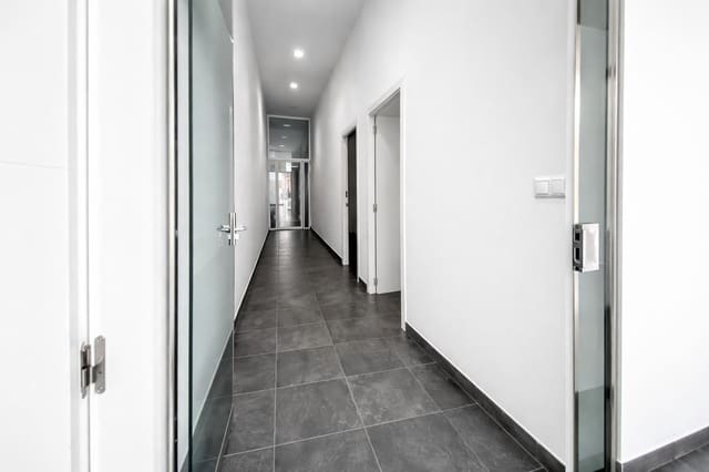 5 soveværelse Erhverv til salg i Albir, Alfaz del Pi / L'Alfàs del Pi - € 350.000 (Ref: 9729345)