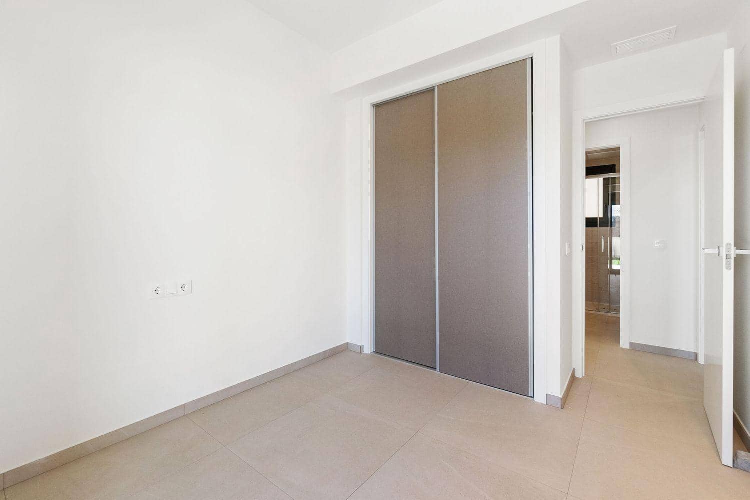 2 quarto Apartamento para venda em La Veleta com piscina - 350 000 € (Ref: 9735685)