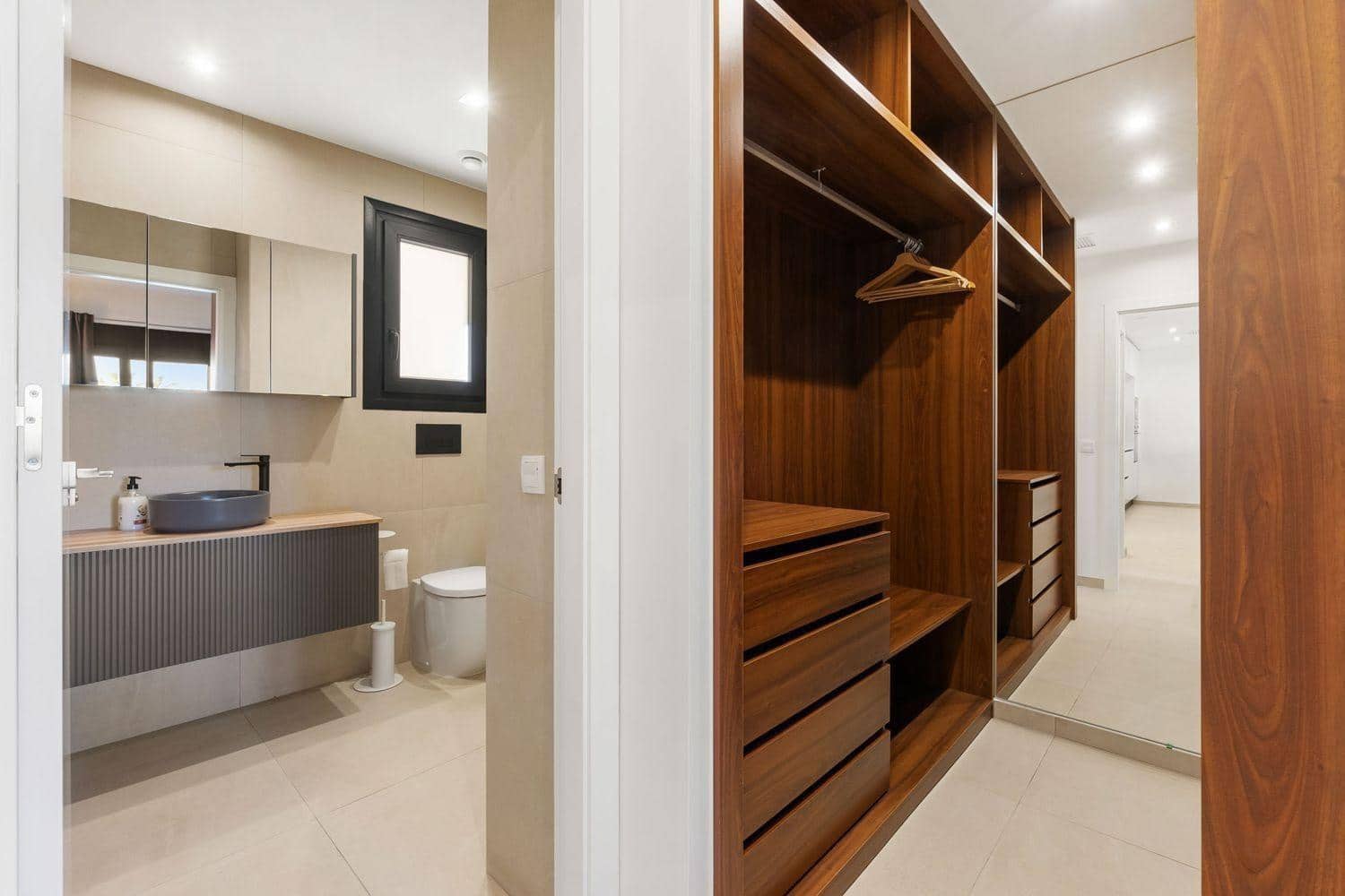 2 bedroom Apartment for sale in La Veleta with pool - € 360,000 (Ref: 9735686)