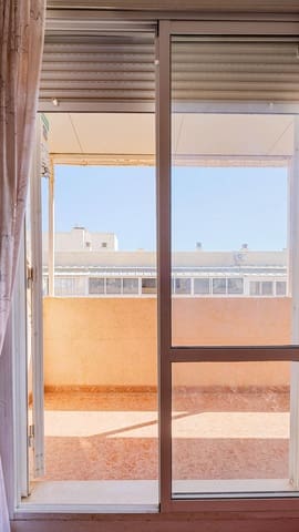 Ático de 2 habitaciones en Parque de las Naciones, Torrevieja en venta con piscina - 134.999 € (Ref: 9741843)