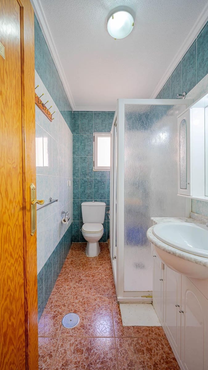 Ático de 2 habitaciones en Torrevieja en venta con piscina - 134.999 € (Ref: 9741843)