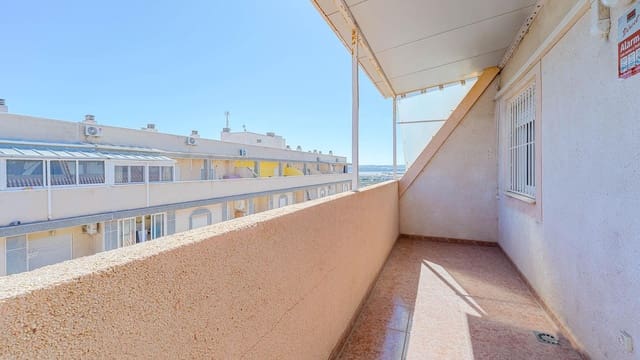 Ático de 2 habitaciones en Parque de las Naciones, Torrevieja en venta con piscina - 134.999 € (Ref: 9741843)