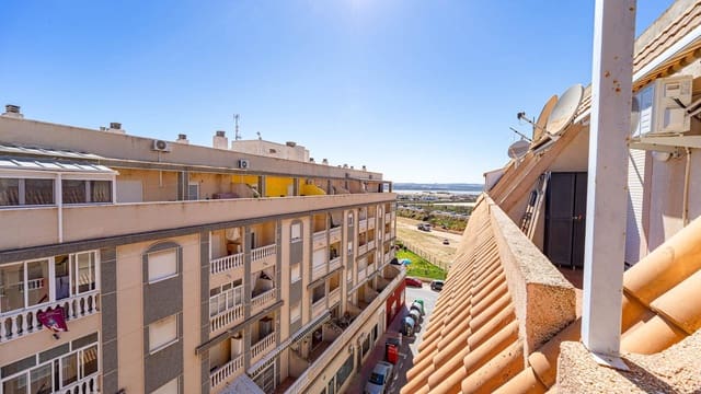 Ático de 2 habitaciones en Parque de las Naciones, Torrevieja en venta con piscina - 134.999 € (Ref: 9741843)