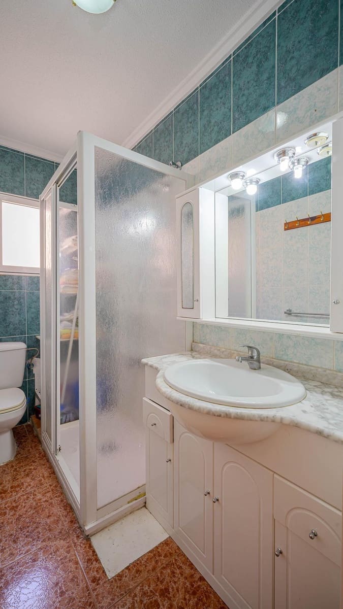 2 sypialnia Penthouse na sprzedaż w Torrevieja z basenem - 134 999 € (Ref: 9741843)