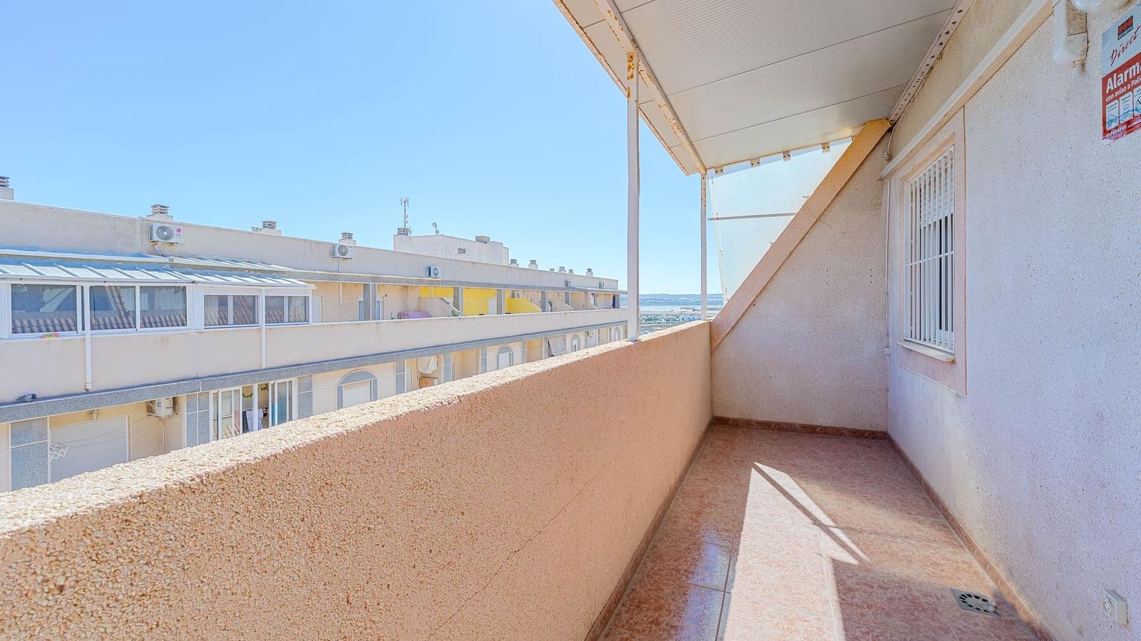 2 sypialnia Penthouse na sprzedaż w Torrevieja z basenem - 134 999 € (Ref: 9741843)