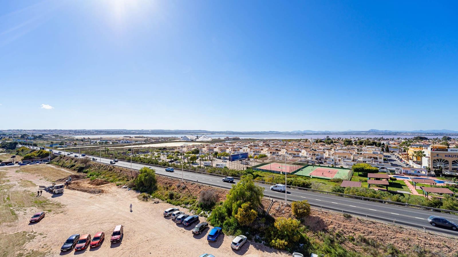 2 sypialnia Penthouse na sprzedaż w Torrevieja z basenem - 134 999 € (Ref: 9741843)