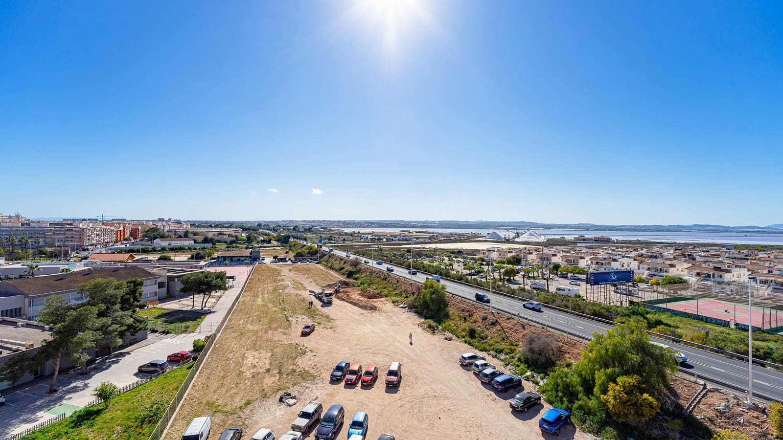2 sypialnia Penthouse na sprzedaż w Torrevieja z basenem - 134 999 € (Ref: 9741843)