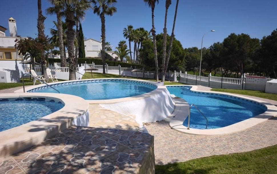 2 bedroom Bungalow for sale in Orihuela Costa with pool - € 229,000 (Ref: 9741844)