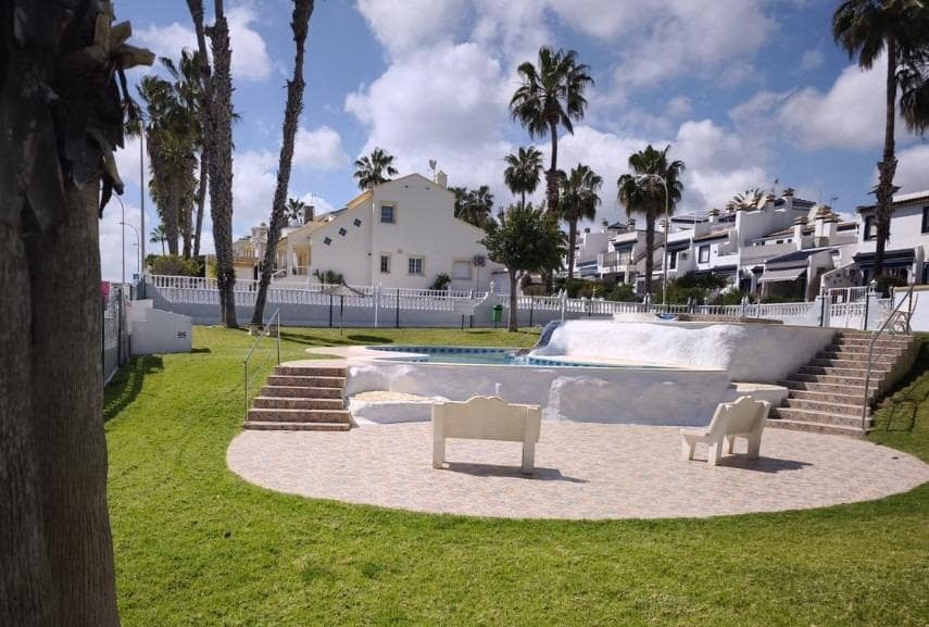 2 bedroom Bungalow for sale in Orihuela Costa with pool - € 229,000 (Ref: 9741844)