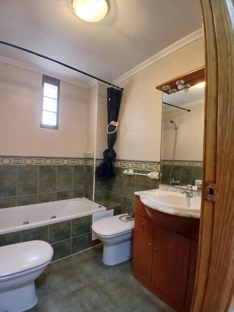 Apartamento de 2 habitaciones en Torrevieja en venta - 187.000 € (Ref: 9745312)