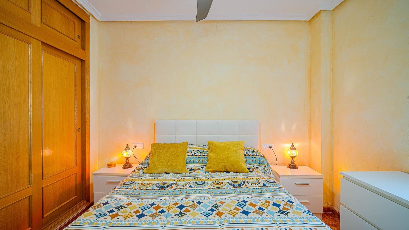 2 bedroom Penthouse for sale in Torrevieja with garage - € 239,999 (Ref: 9762088)