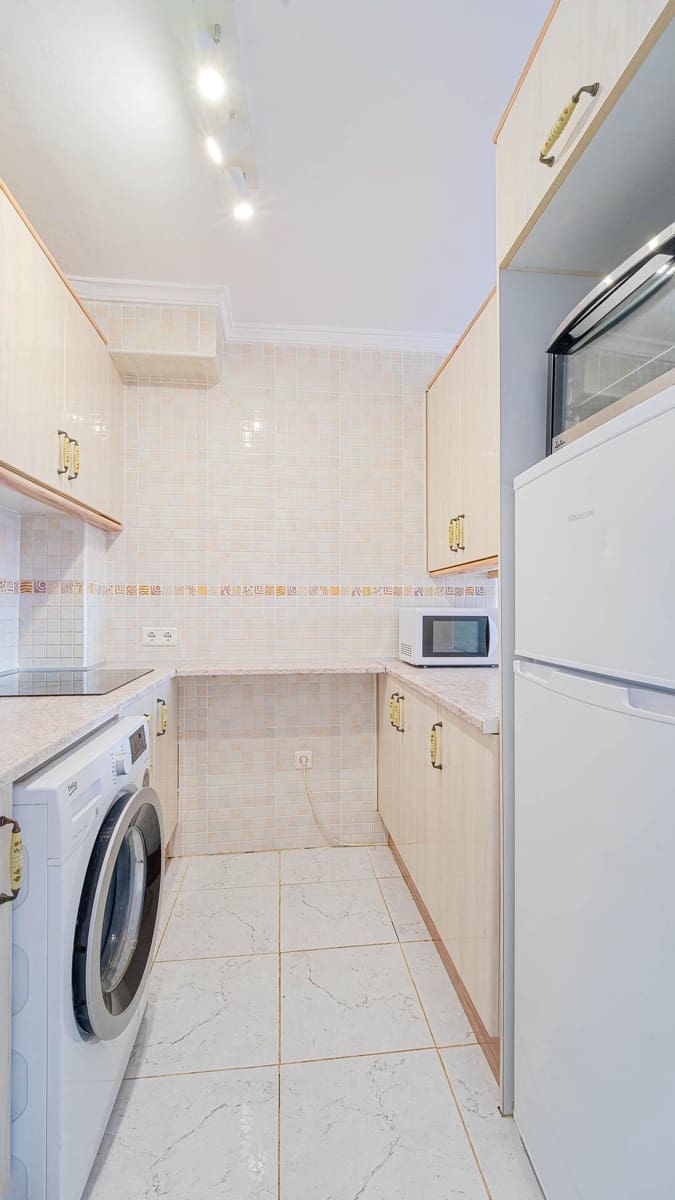 1 quarto Apartamento para venda em La Veleta - 129 999 € (Ref: 9763675)