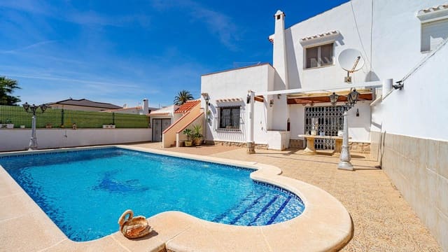 4 soverom Kjedet enebolig til salgs i Paraje Natural, Torrevieja med svømmebasseng garasje - € 339 999 (Ref: 9794768)