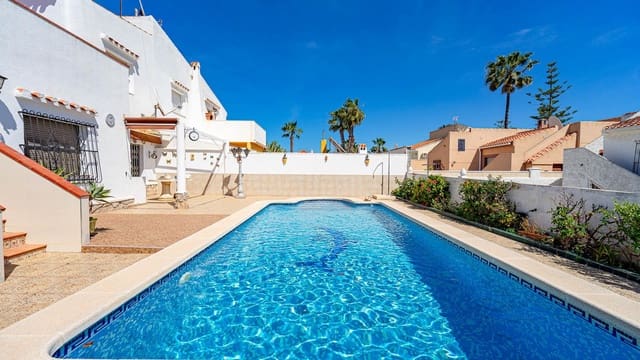4 soverom Kjedet enebolig til salgs i Paraje Natural, Torrevieja med svømmebasseng garasje - € 339 999 (Ref: 9794768)