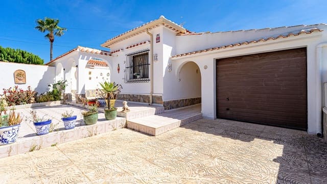 4 soverom Kjedet enebolig til salgs i Paraje Natural, Torrevieja med svømmebasseng garasje - € 339 999 (Ref: 9794768)
