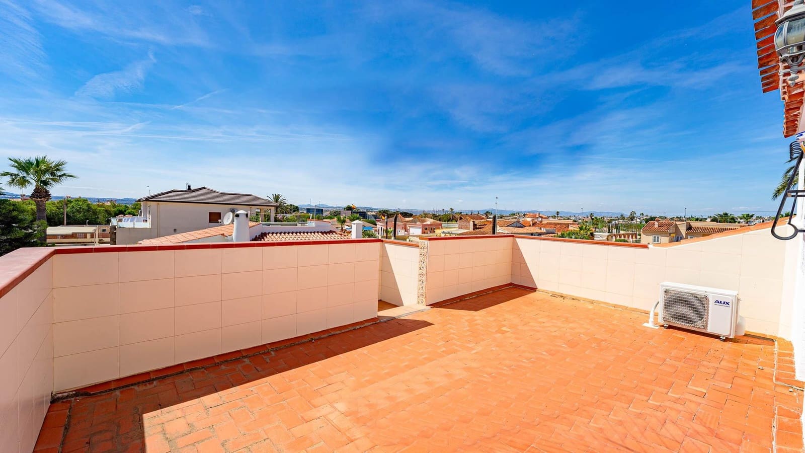 4 bedroom Semi-detached Villa for sale in Paraje Natural with pool garage - € 339,999 (Ref: 9794768)