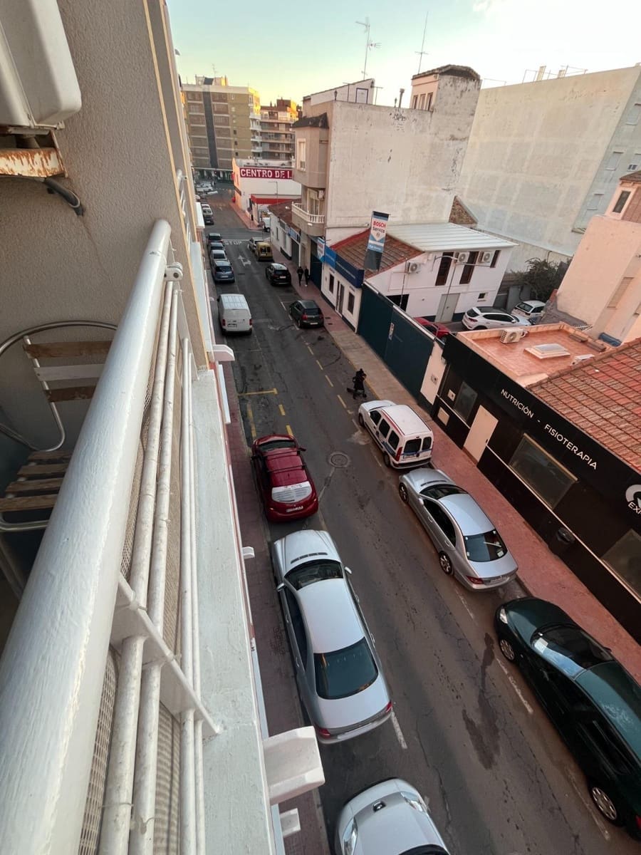 3 sovrum Lägenhet till salu i Torrevieja - 199 999 € (Ref: 9799396)