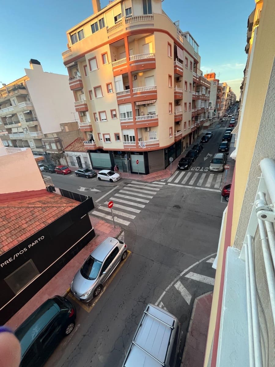 3 sovrum Lägenhet till salu i Torrevieja - 199 999 € (Ref: 9799396)