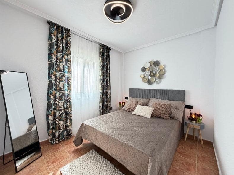 Apartamento de 3 habitaciones en Orihuela Costa en venta con piscina - 259.900 € (Ref: 9799398)