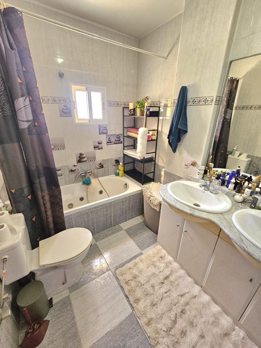 3 slaapkamer Appartement te koop in La Florida met zwembad - € 189.000 (Ref: 9800647)