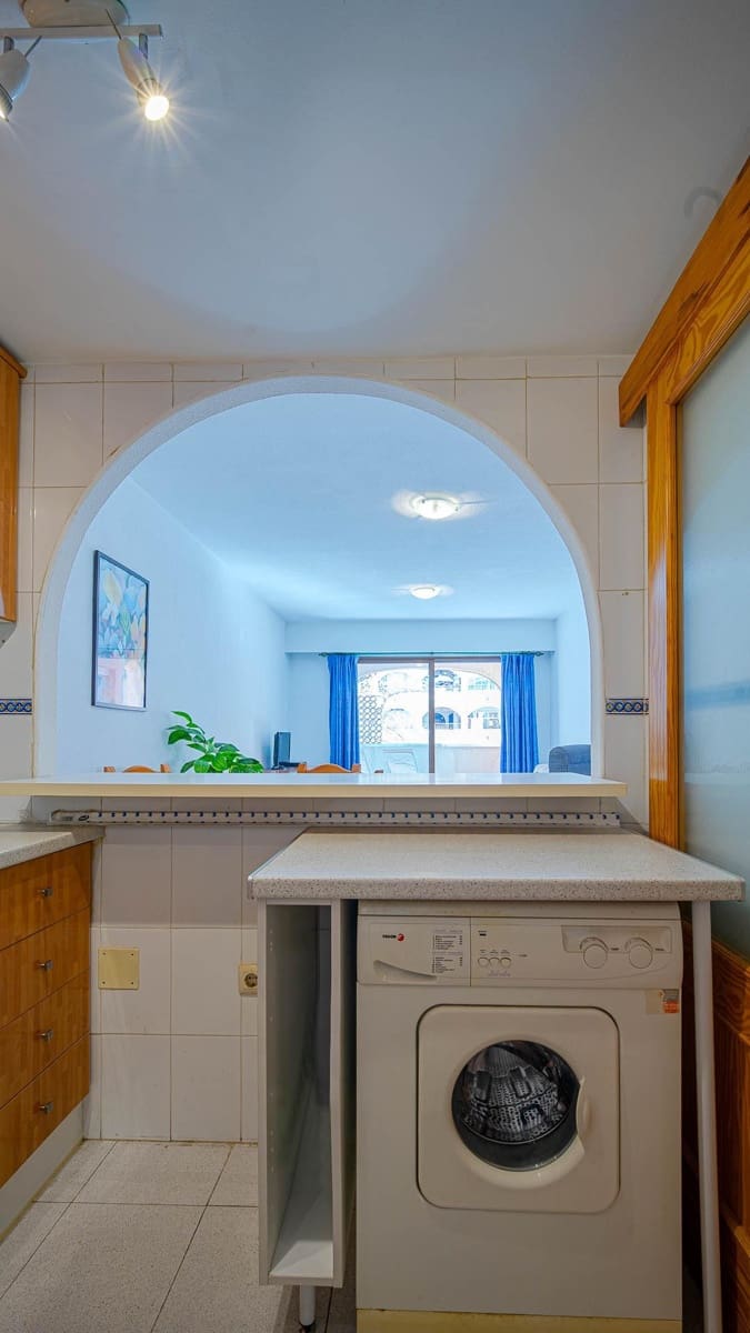 2 slaapkamer Appartement te koop in Torrevieja met zwembad - € 140.000 (Ref: 9812248)